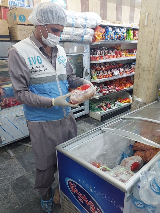 نظارت و بازدید دامپزشکی از مراکز تولید، توزیع و عرضه فرآورده‌ خام دامی در شهرستان ایرانشهر